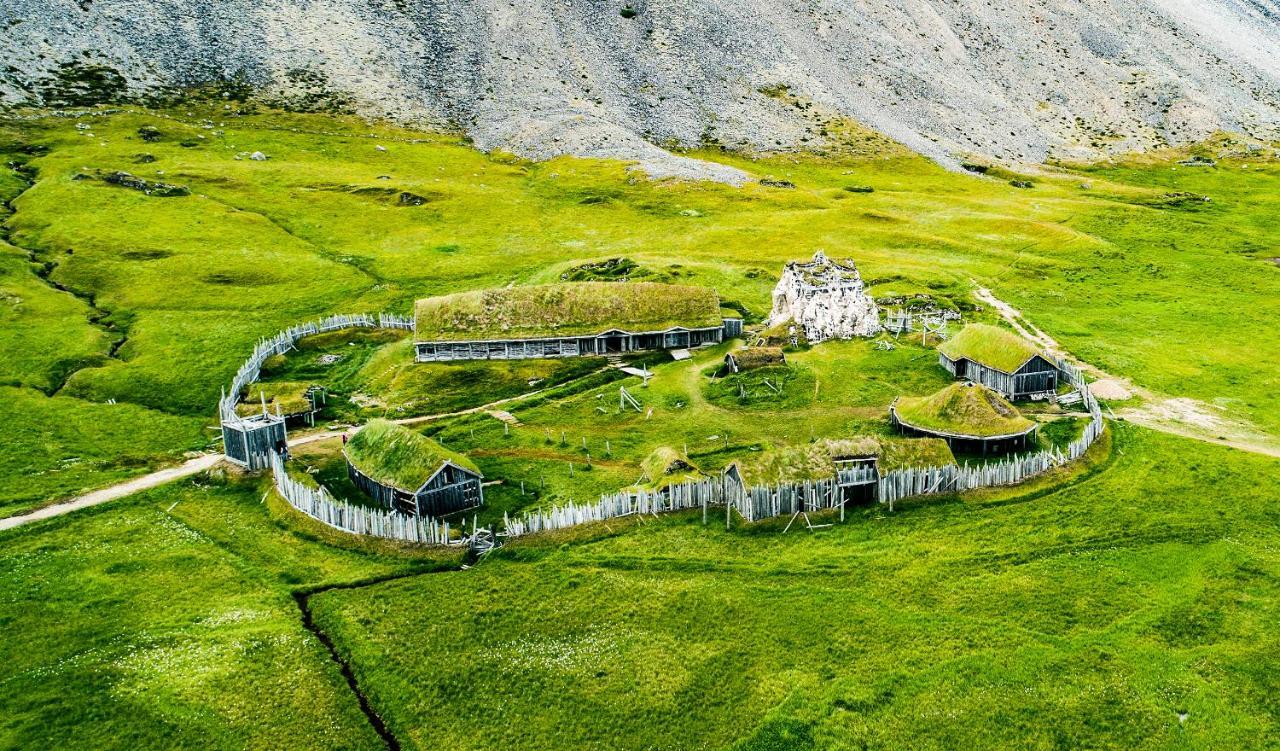Vikingcafe Hotell Höfn Exteriör bild