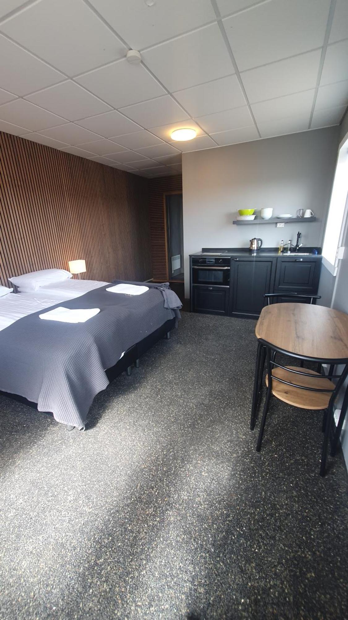 Vikingcafe Hotell Höfn Exteriör bild