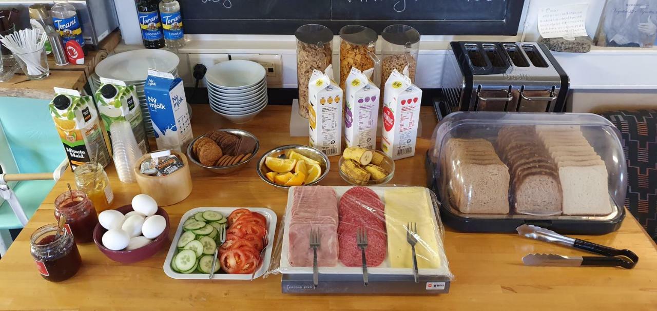 Vikingcafe Hotell Höfn Exteriör bild